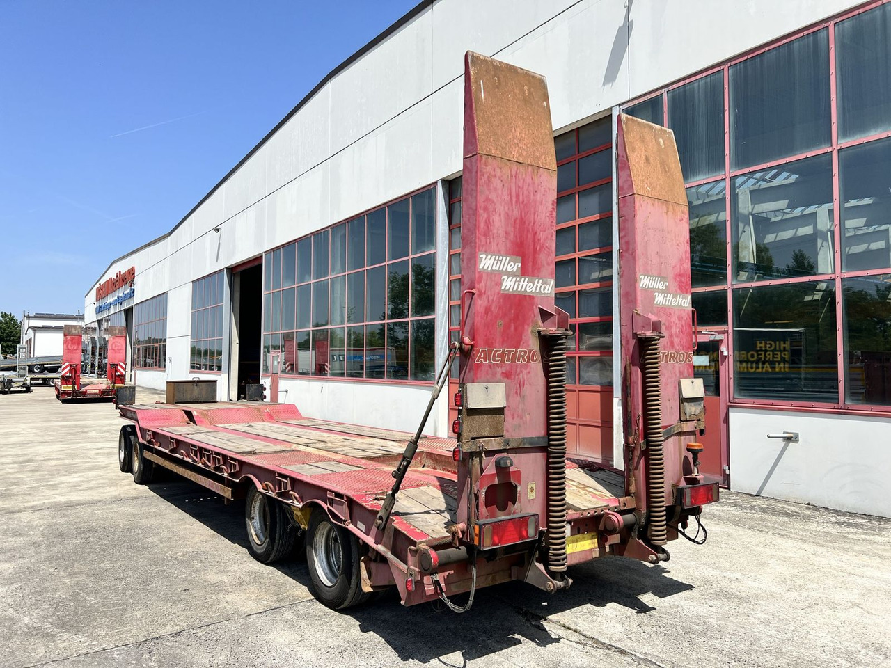 Müller-Mitteltal 4 Achs Tiefladeranhänger - عربة مسطحة منخفضة مقطورة: صور 4 Müller-Mitteltal 4 Achs Tiefladeranhänger - عربة مسطحة منخفضة مقطورة: صور 4
