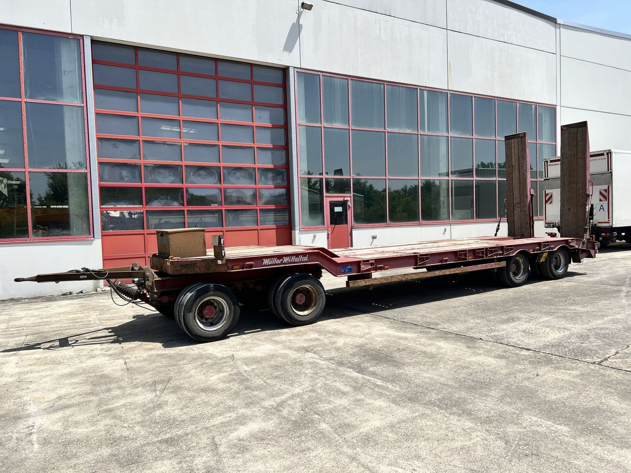 Müller-Mitteltal 4 Achs Tiefladeranhänger - عربة مسطحة منخفضة مقطورة: صور 5 Müller-Mitteltal 4 Achs Tiefladeranhänger - عربة مسطحة منخفضة مقطورة: صور 5