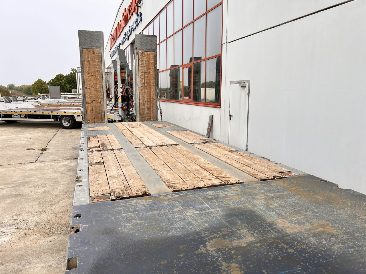 Müller Mitteltal D3 3 Achs Tieflader 9 m, Verzinkt, Wenig Benutzt - عربة مسطحة منخفضة مقطورة: صور 3 Müller Mitteltal D3 3 Achs Tieflader 9 m, Verzinkt, Wenig Benutzt - عربة مسطحة منخفضة مقطورة: صور 3