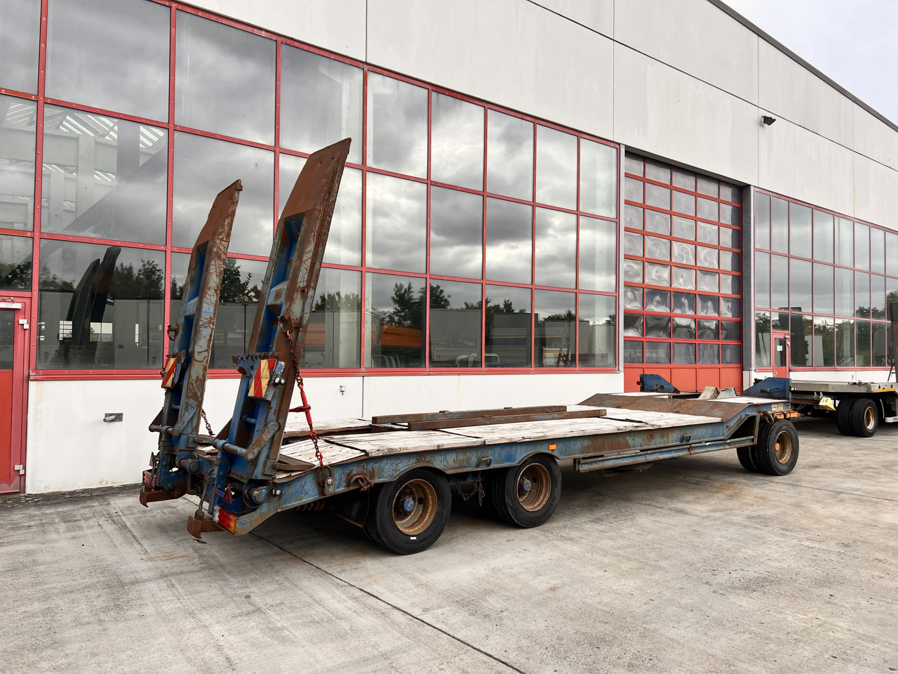 Müller Mitteltal T3 3 Achs Tieflader mit ABS - عربة مسطحة منخفضة مقطورة: صور 3 Müller Mitteltal T3 3 Achs Tieflader mit ABS - عربة مسطحة منخفضة مقطورة: صور 3