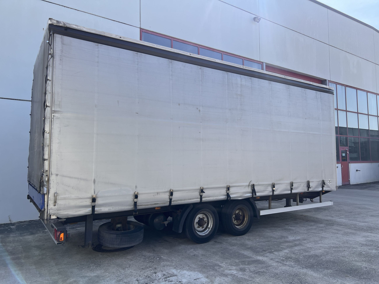 Tang, Karl ZCS 105 Tandem- Planenanhänger - مقطورة ستارة: صور 3 Tang, Karl ZCS 105 Tandem- Planenanhänger - مقطورة ستارة: صور 3