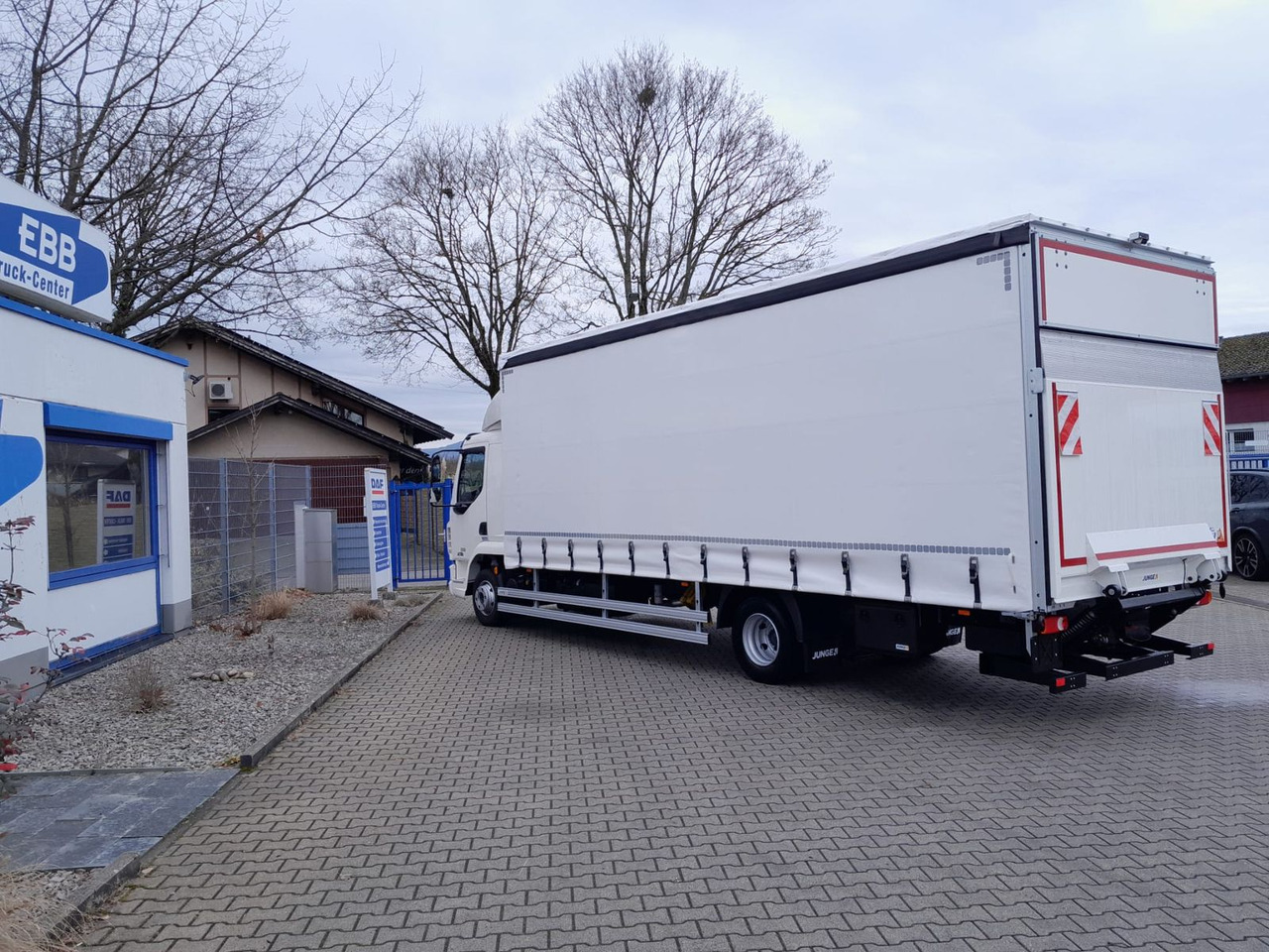 DAF FA XB 230 12t Junge Curtainsider - شاحنة ستارة: صور 4 DAF FA XB 230 12t Junge Curtainsider - شاحنة ستارة: صور 4