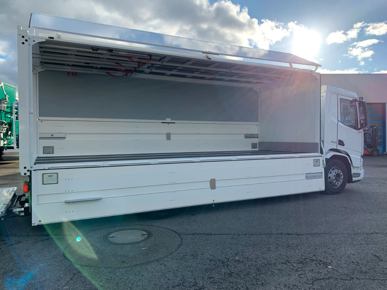 DAF FA XD 370 zikun Swing-Board-Aufbau - نقل الشراب شاحنة: صور 4 DAF FA XD 370 zikun Swing-Board-Aufbau - نقل الشراب شاحنة: صور 4