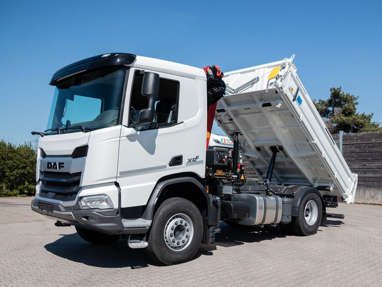 DAF FA XDC 370 Krankipper DAF XDC 370 FA Meiller Krankipper HMF - شاحنة كرين, قلابات: صور 2 DAF FA XDC 370 Krankipper DAF XDC 370 FA Meiller Krankipper HMF - شاحنة كرين, قلابات: صور 2