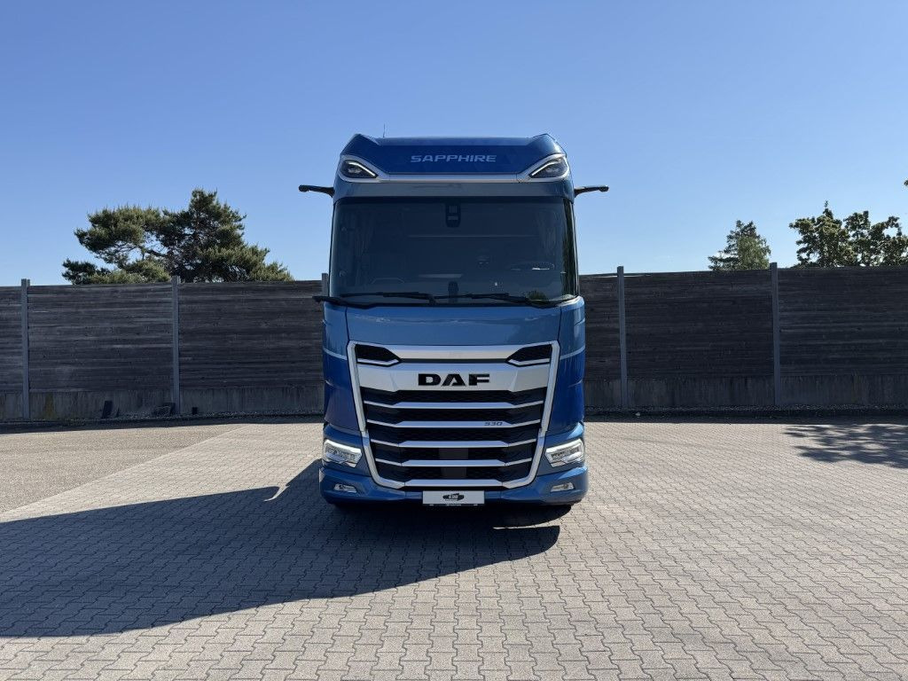 DAF FT XG 530 BLAU METALLIC Limited Edition - شاحنة جرار: صور 5 DAF FT XG 530 BLAU METALLIC Limited Edition - شاحنة جرار: صور 5