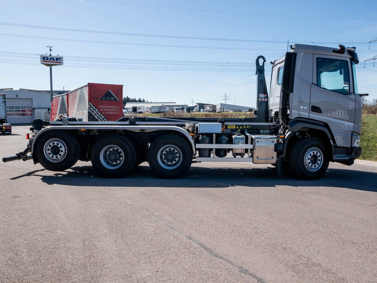 DAF XF 530 FAW mit VDL Abrollkipper DAF XF 530 FAW mit VDL Abrollkipper - شاحنة ذات الخطاف: صور 4 DAF XF 530 FAW mit VDL Abrollkipper DAF XF 530 FAW mit VDL Abrollkipper - شاحنة ذات الخطاف: صور 4