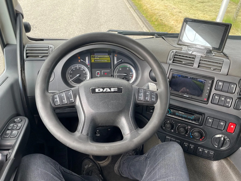 Interior photo 2: مبردة شاحنة DAF CF 330 6X2 2017 schmitz + thermo-king T1200