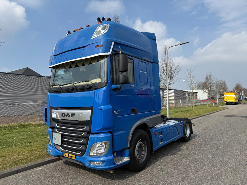 DAF XF 460 showtruck 4-2017 SSC 460 XF - شاحنة جرار: صور 1 DAF XF 460 showtruck 4-2017 SSC 460 XF - شاحنة جرار: صور 1