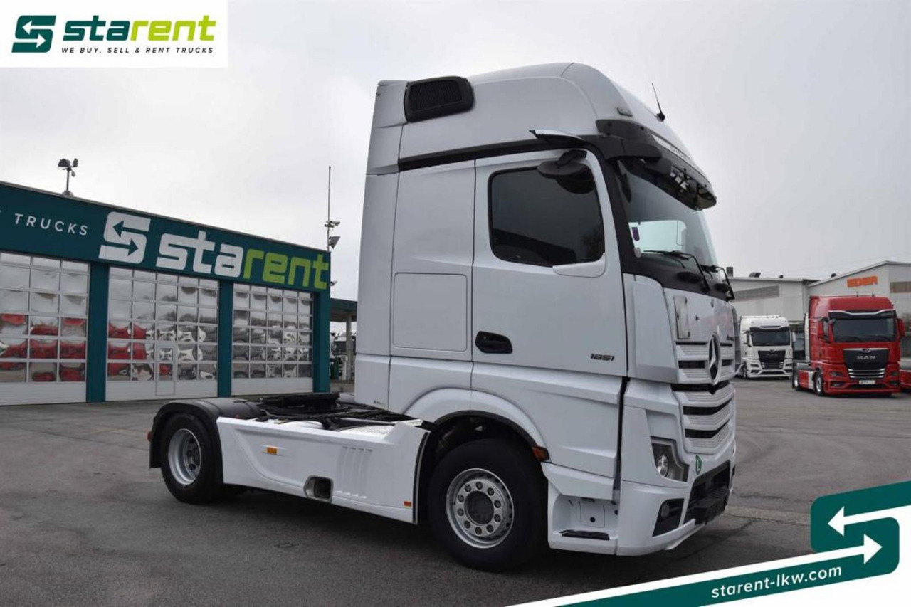 Mercedes Benz Actros 1851 GIGA Space Hydraulik Retarder Standkl. - شاحنة جرار: صور 3 Mercedes Benz Actros 1851 GIGA Space Hydraulik Retarder Standkl. - شاحنة جرار: صور 3