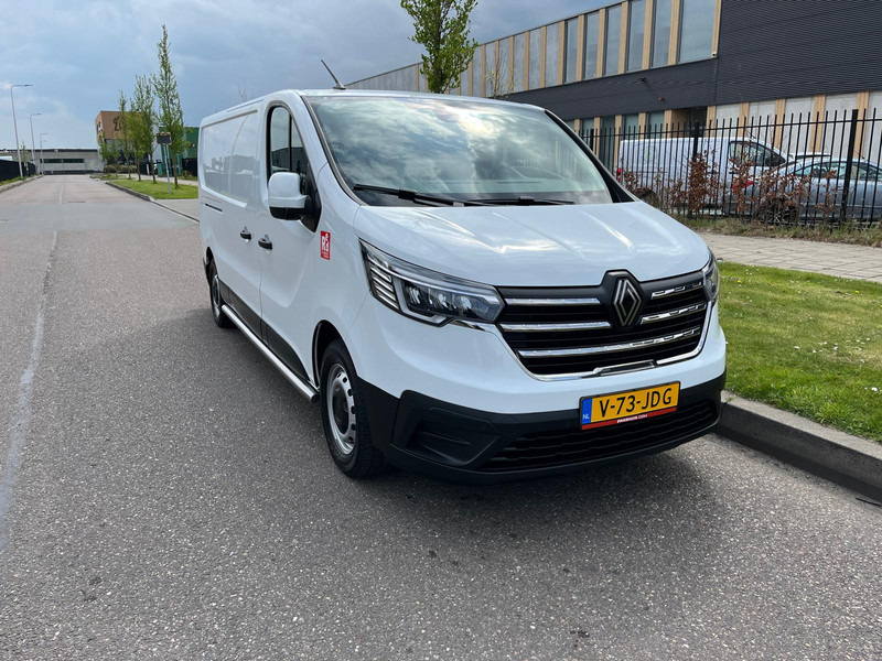 Renault Trafic E-Tech Red L2 H1, Nieuwstaat/New condition, Lees omschrijving/Read description - فان المدمجة, فان كهربائية: صور 5 Renault Trafic E-Tech Red L2 H1, Nieuwstaat/New condition, Lees omschrijving/Read description - فان المدمجة, فان كهربائية: صور 5