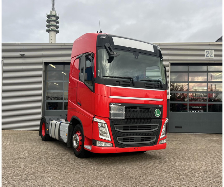 Volvo FH - شاحنة جرار: صور 1 Volvo FH - شاحنة جرار: صور 1