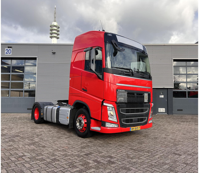 Volvo FH - شاحنة جرار: صور 1 Volvo FH - شاحنة جرار: صور 1