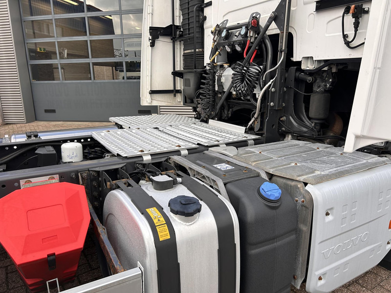 Volvo FH - شاحنة جرار: صور 5 Volvo FH - شاحنة جرار: صور 5