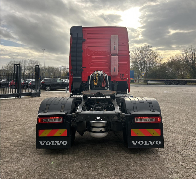 Volvo FH - شاحنة جرار: صور 3 Volvo FH - شاحنة جرار: صور 3