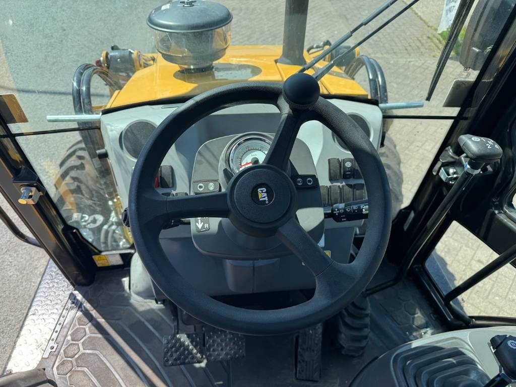 جديد حفار متعدد الاستخدام CAT 424 4X4 HAMMER LINE ( UNUSED ): صور 11