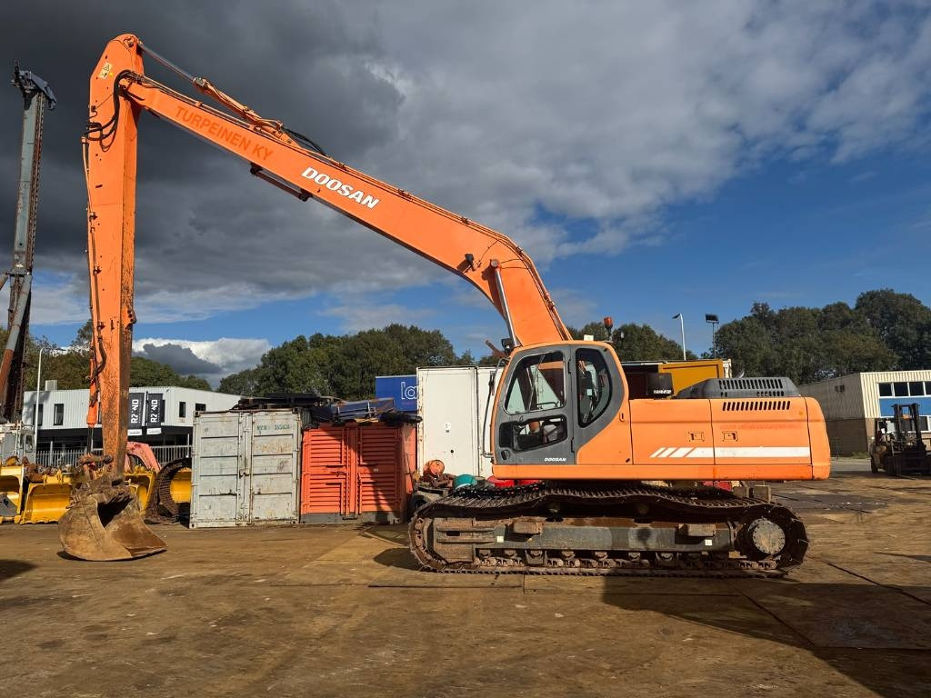 Doosan DX 300 LC ( 4.690 original hours 18M long reach ) - حفارة: صور 1 Doosan DX 300 LC ( 4.690 original hours 18M long reach ) - حفارة: صور 1