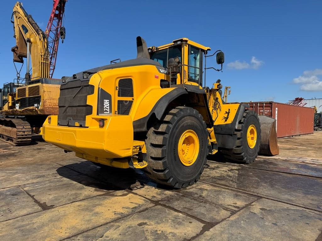 Volvo L 220 H ( WITH NEW TYRES ) - اللودر بعجل: صور 5 Volvo L 220 H ( WITH NEW TYRES ) - اللودر بعجل: صور 5