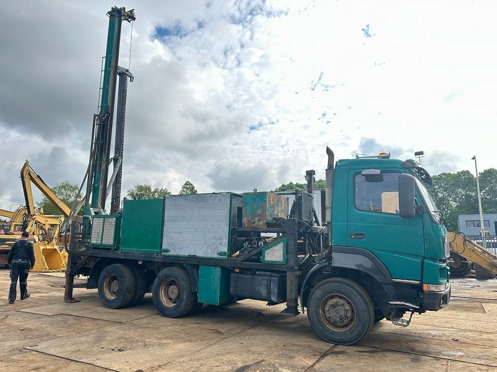 Volvo terberg fm1350 waterdrill 500m mudpump - آلة حفر: صور 2 Volvo terberg fm1350 waterdrill 500m mudpump - آلة حفر: صور 2