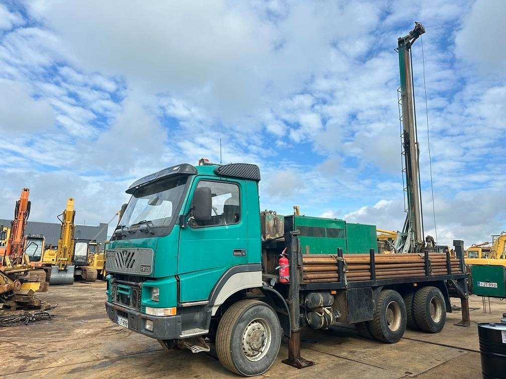 Volvo terberg fm1350 waterdrill 500m mudpump - آلة حفر: صور 1 Volvo terberg fm1350 waterdrill 500m mudpump - آلة حفر: صور 1