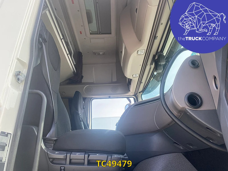 DAF XF 480 - شاحنة جرار: صور 4 DAF XF 480 - شاحنة جرار: صور 4