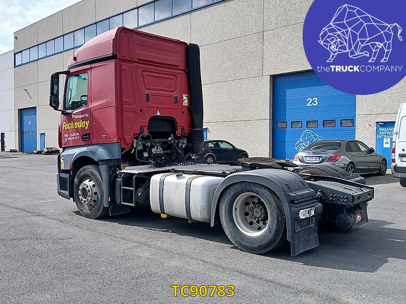 Mercedes-Benz Actros 1842 - شاحنة جرار: صور 3 Mercedes-Benz Actros 1842 - شاحنة جرار: صور 3