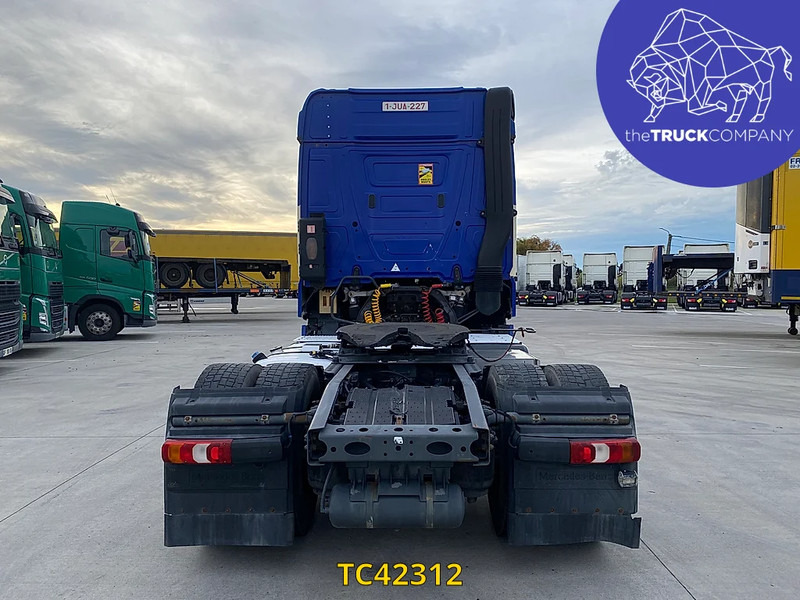 Mercedes-Benz Actros 1845 - شاحنة جرار: صور 4 Mercedes-Benz Actros 1845 - شاحنة جرار: صور 4