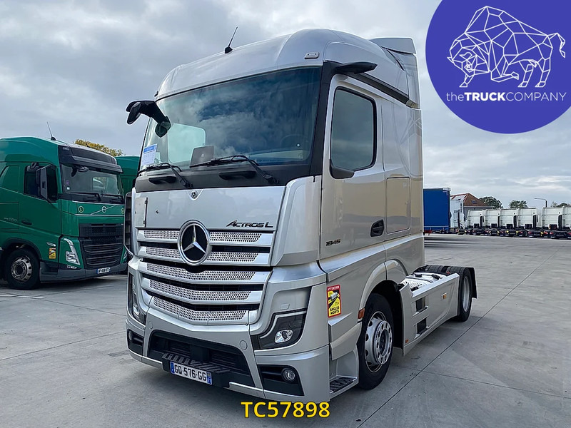 Mercedes-Benz Actros 1845 - شاحنة جرار: صور 1 Mercedes-Benz Actros 1845 - شاحنة جرار: صور 1