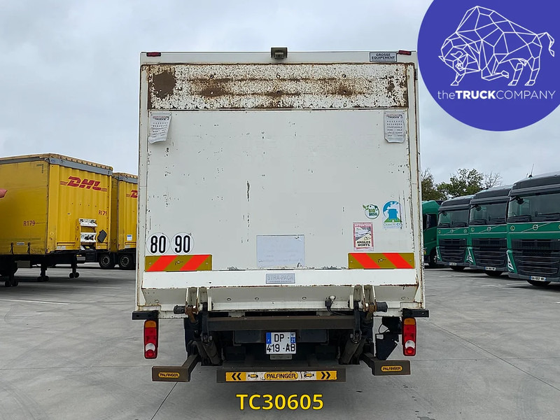 Renault D 210 - بصندوق مغلق شاحنة: صور 3 Renault D 210 - بصندوق مغلق شاحنة: صور 3