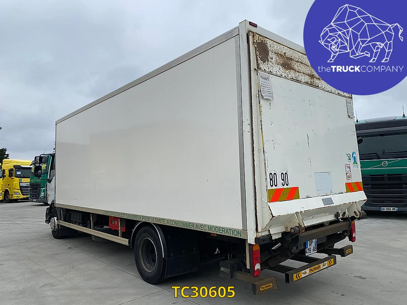 Renault D 210 - بصندوق مغلق شاحنة: صور 2 Renault D 210 - بصندوق مغلق شاحنة: صور 2