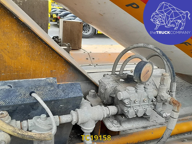 Renault Kerax 410 - شاحنة خلاطة خرسانة: صور 4 Renault Kerax 410 - شاحنة خلاطة خرسانة: صور 4