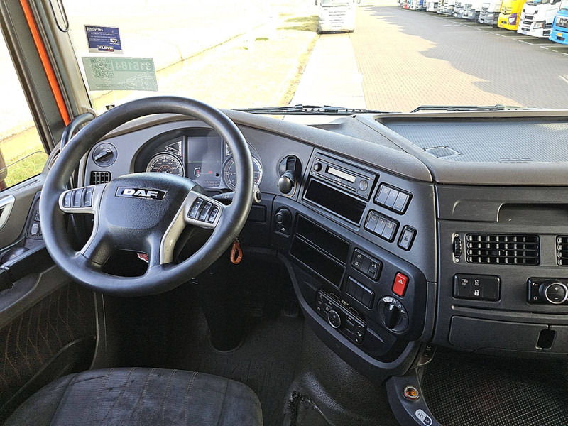 Interior photo 1: شاحنة جرار DAF XF 450 SPACECAB SPOILERS