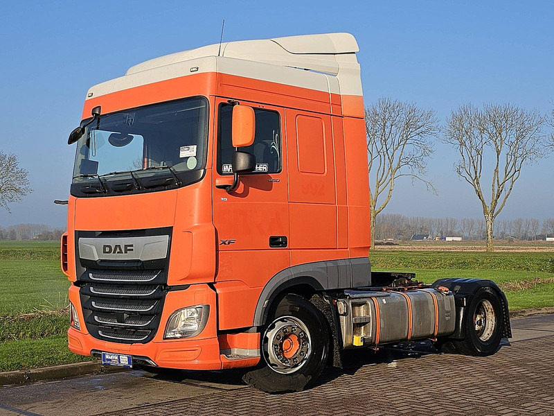 DAF XF 450 - شاحنة جرار: صور 2 DAF XF 450 - شاحنة جرار: صور 2