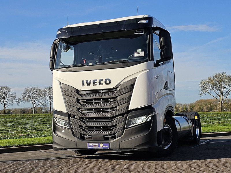 Iveco S-WAY AS440S46 LNG GAS - شاحنة جرار: صور 1 Iveco S-WAY AS440S46 LNG GAS - شاحنة جرار: صور 1