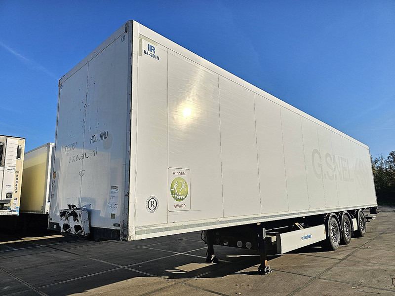 Krone SD - بصندوق مغلق نصف مقطورة: صور 1 Krone SD - بصندوق مغلق نصف مقطورة: صور 1