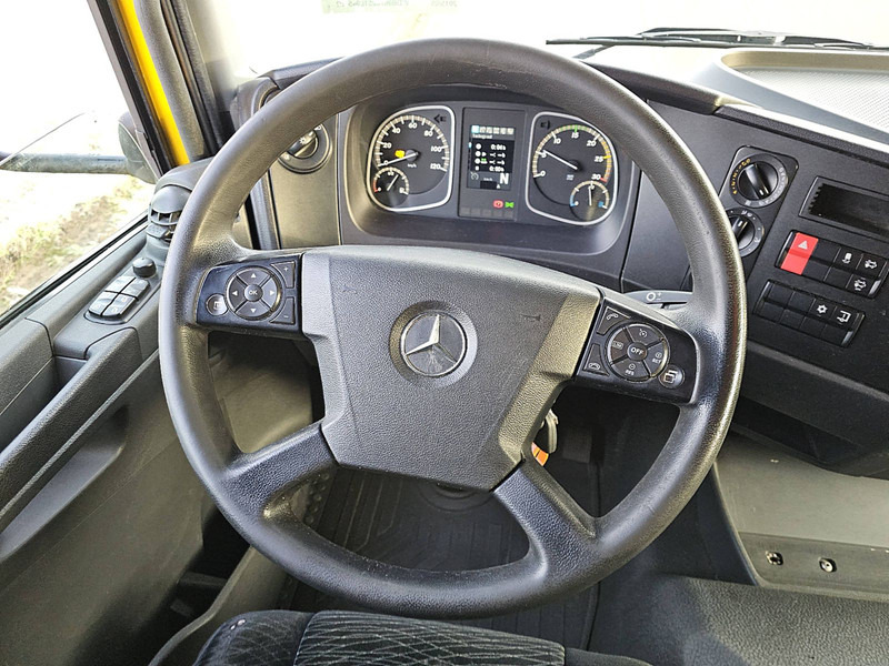Interior photo 2: Mercedes-Benz ATEGO 1224 CARRIER TAILLIFT إيجار Mercedes-Benz ATEGO 1224 CARRIER TAILLIFT Interior photo 2: Mercedes-Benz ATEGO 1224 CARRIER TAILLIFT إيجار Mercedes-Benz ATEGO 1224 CARRIER TAILLIFT