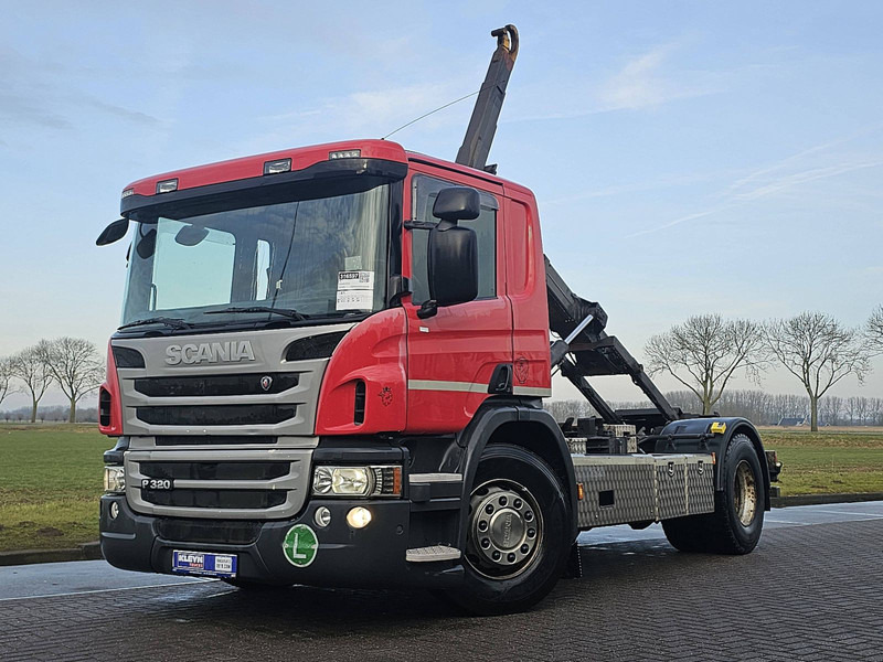 Scania P320 4X2 14T HYVALIFT RET - شاحنة ذات الخطاف: صور 1 Scania P320 4X2 14T HYVALIFT RET - شاحنة ذات الخطاف: صور 1