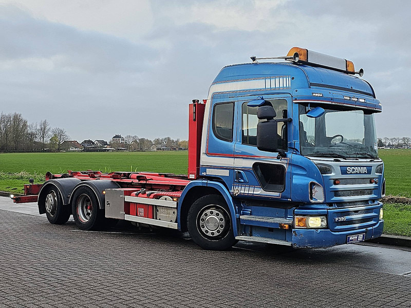 Scania P320 LOW ENTRY 6X2*4 HIAB - شاحنة ذات الخطاف: صور 5 Scania P320 LOW ENTRY 6X2*4 HIAB - شاحنة ذات الخطاف: صور 5