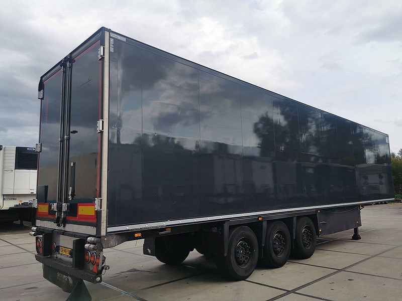 Schmitz Cargobull SKO 24 SCB LIFT AXLE BLACK - مبردة نصف مقطورة: صور 2 Schmitz Cargobull SKO 24 SCB LIFT AXLE BLACK - مبردة نصف مقطورة: صور 2