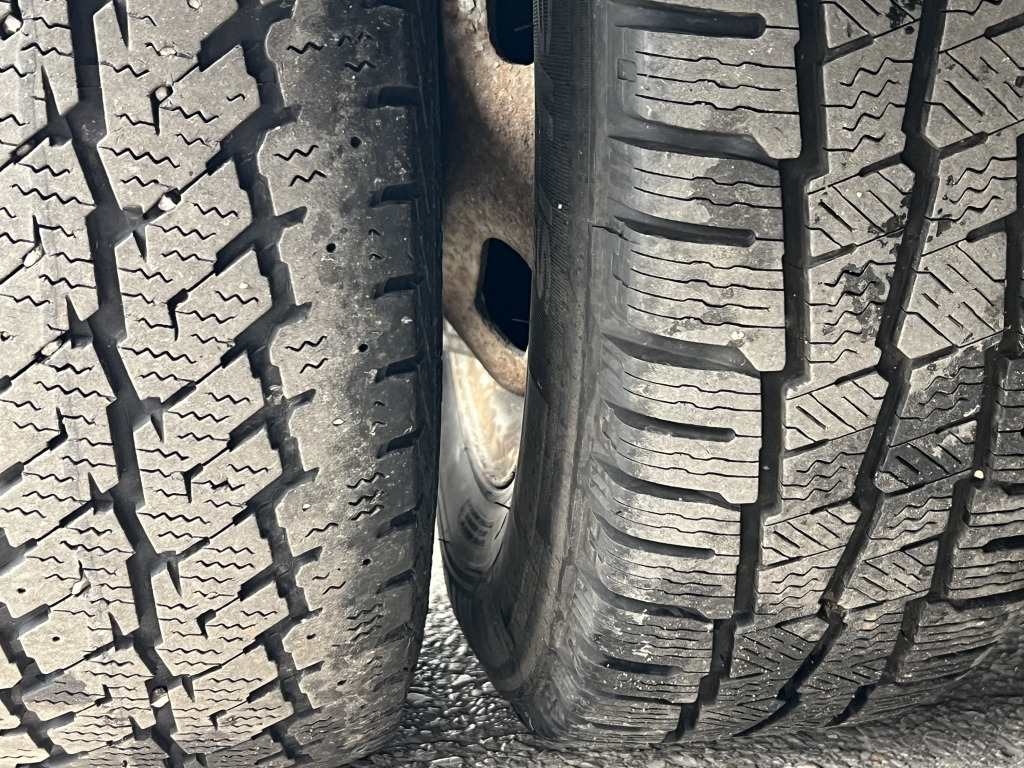 Iveco Daily 35C18 3.0 Euro4 Tempomat 4,15m Koffer+ LBW - الشاحنات الصغيرة صندوق مغلق: صور 4 Iveco Daily 35C18 3.0 Euro4 Tempomat 4,15m Koffer+ LBW - الشاحنات الصغيرة صندوق مغلق: صور 4