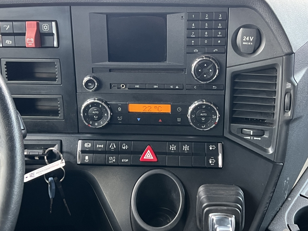 Mercedes-Benz Actros 1845 Klimaautom. Retarder 2x Nebenantrieb - شاحنة جرار: صور 4 Mercedes-Benz Actros 1845 Klimaautom. Retarder 2x Nebenantrieb - شاحنة جرار: صور 4