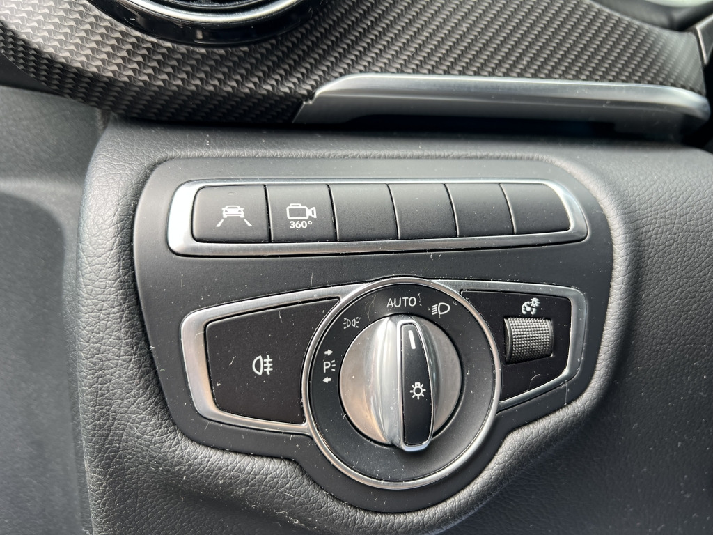 Mercedes-Benz V300d AVANTGARDE AMG line kompakt Burmester 360° - سيارة: صور 2 Mercedes-Benz V300d AVANTGARDE AMG line kompakt Burmester 360° - سيارة: صور 2