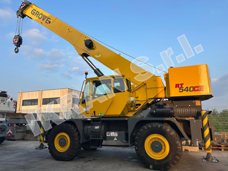 Grove RT540CE - رافعة الطرق الوعرة: صور 1 Grove RT540CE - رافعة الطرق الوعرة: صور 1