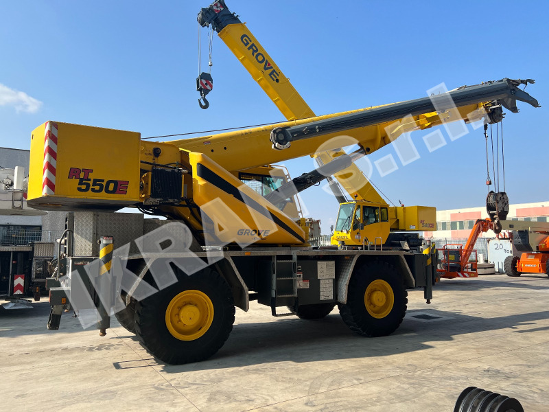 Grove RT550E - رافعة الطرق الوعرة: صور 2 Grove RT550E - رافعة الطرق الوعرة: صور 2