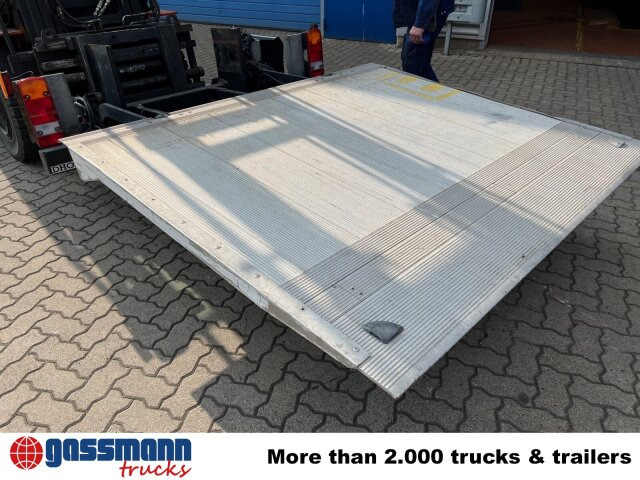 Dhollandia Ladebordwand DH LM15 - نصف مقطورة: صور 2 Dhollandia Ladebordwand DH LM15 - نصف مقطورة: صور 2