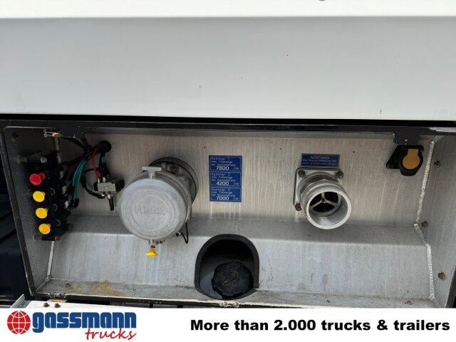 MAN TGA 26.390 6X2-4 BL, Lenk-/Liftachse, Willig - شاحنة صهريج: صور 3 MAN TGA 26.390 6X2-4 BL, Lenk-/Liftachse, Willig - شاحنة صهريج: صور 3