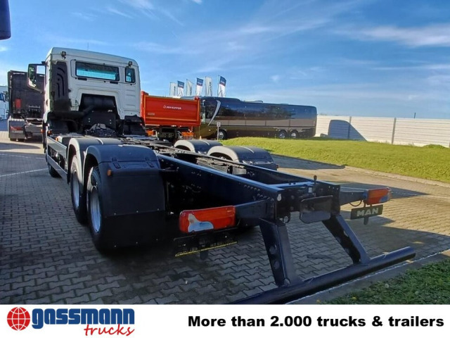 MAN TGS 33.440 6x6 BB CH, Hohe Bauart, Nebenantrieb - الشاسيه شاحنة: صور 4 MAN TGS 33.440 6x6 BB CH, Hohe Bauart, Nebenantrieb - الشاسيه شاحنة: صور 4