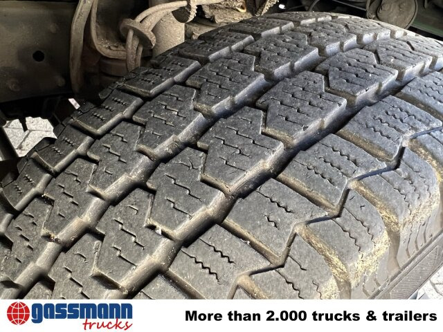 Mercedes-Benz 711 D-KA 4x2, Standklima, 11-Sitze, 2 x on stock - حافلة صغيرة, ميكروباص: صور 2 Mercedes-Benz 711 D-KA 4x2, Standklima, 11-Sitze, 2 x on stock - حافلة صغيرة, ميكروباص: صور 2