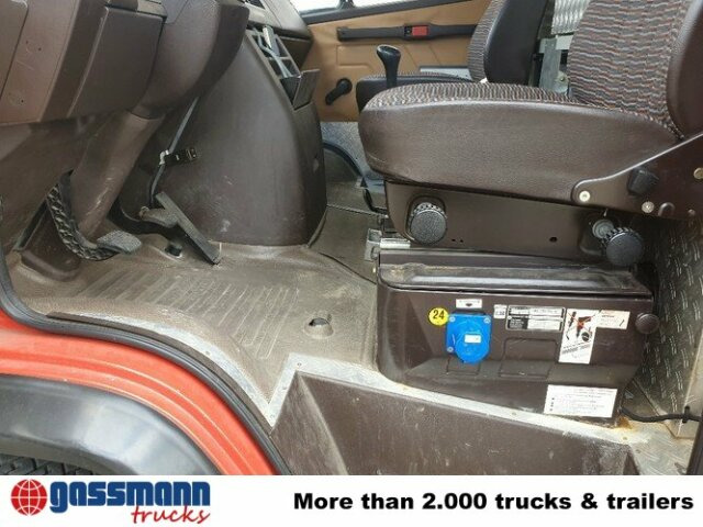 Mercedes-Benz 814 D TLF 8/6 4x2, DOKA, Feuerwehr - المطافئ: صور 2 Mercedes-Benz 814 D TLF 8/6 4x2, DOKA, Feuerwehr - المطافئ: صور 2