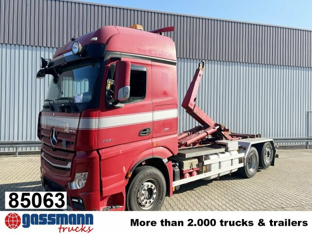 Mercedes-Benz Actros 2551 L 6x2/46, Retarder, Liftachse, - شاحنة ذات الخطاف: صور 1 Mercedes-Benz Actros 2551 L 6x2/46, Retarder, Liftachse, - شاحنة ذات الخطاف: صور 1