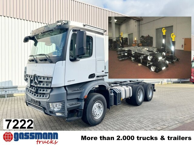 Mercedes-Benz Arocs 2642 K 6x4/33 - شاحنة ذات الخطاف: صور 1 Mercedes-Benz Arocs 2642 K 6x4/33 - شاحنة ذات الخطاف: صور 1